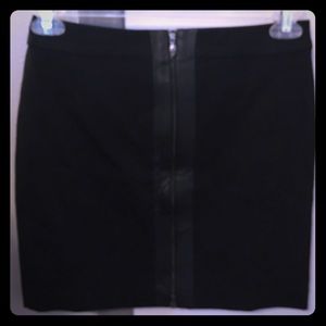 NWOT Ann Taylor stretchy black zipper skirt 🖤